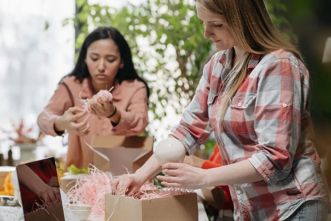 E-commerce operations and product packing